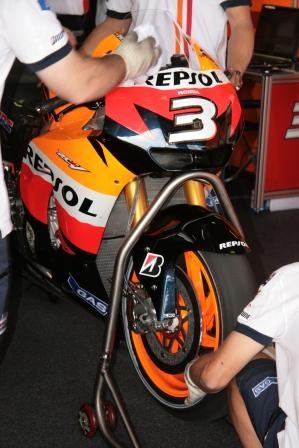 O Pedrosa δοκίμασε το απόγευμα τις αναρτήσεις της Ohlins